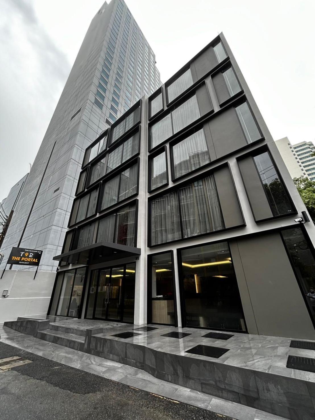 Отель T2 The Portal Sukhumvit Бангкок Экстерьер фото
