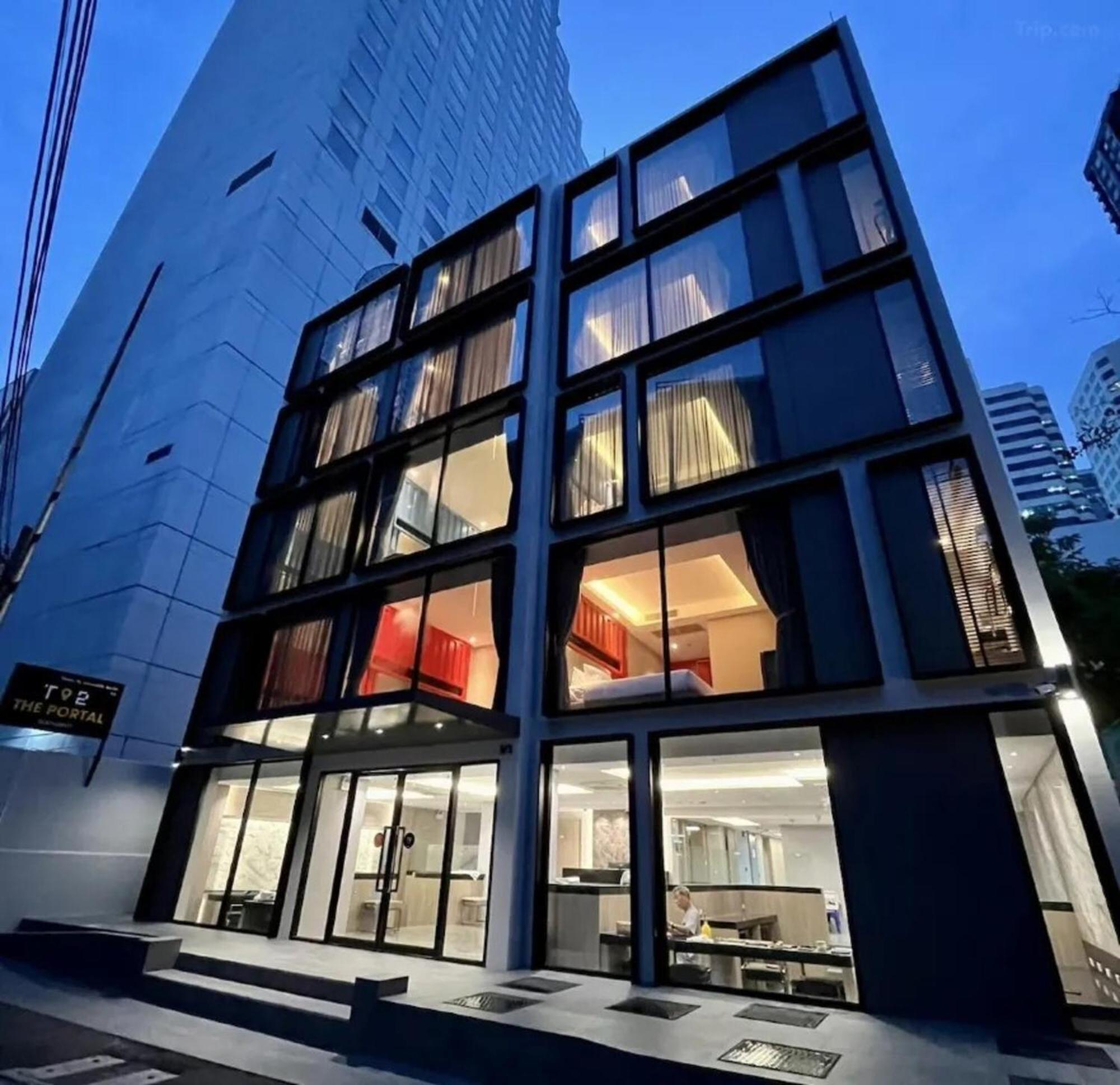 Отель T2 The Portal Sukhumvit Бангкок Экстерьер фото