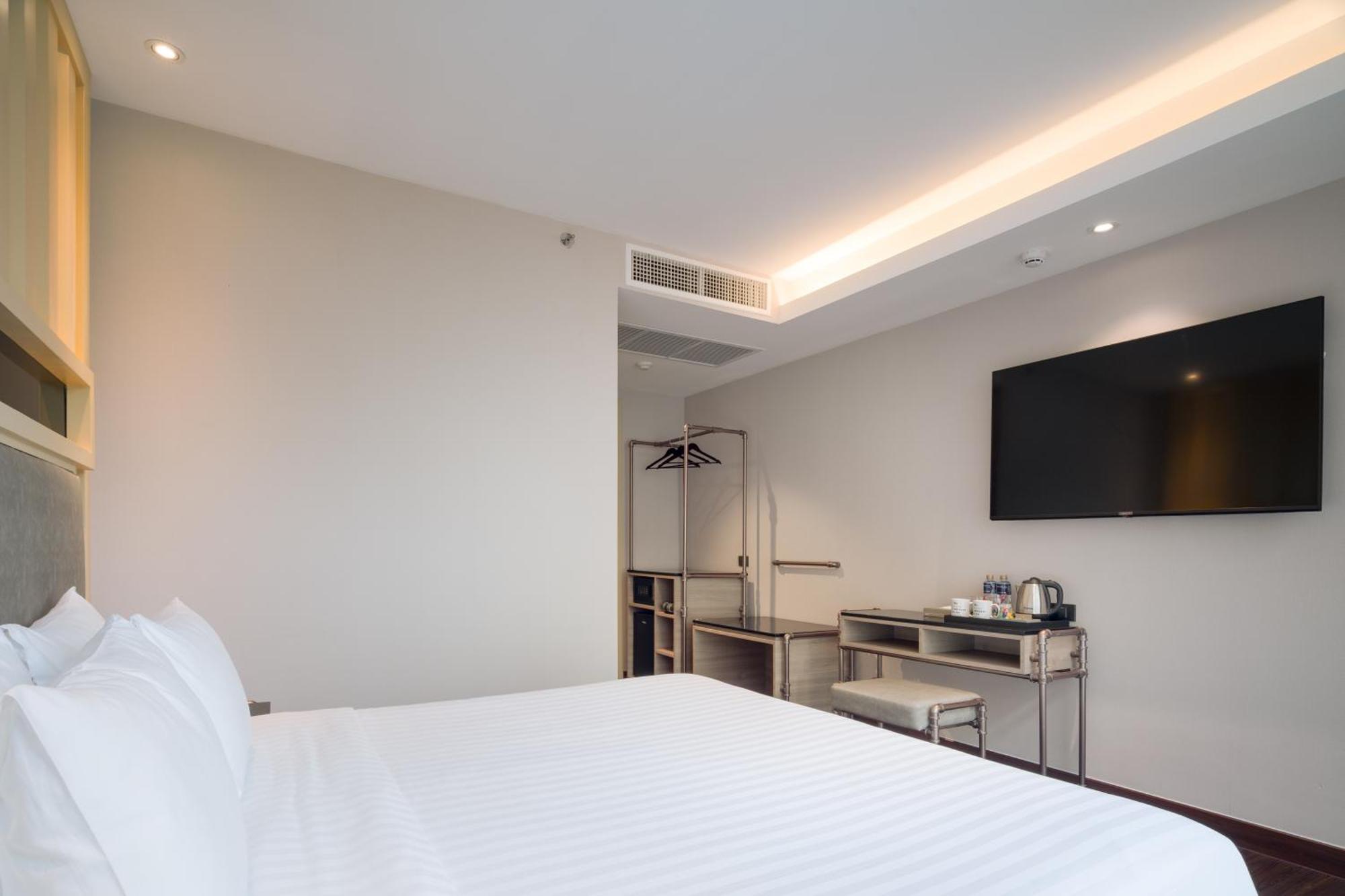 Отель T2 The Portal Sukhumvit Бангкок Экстерьер фото