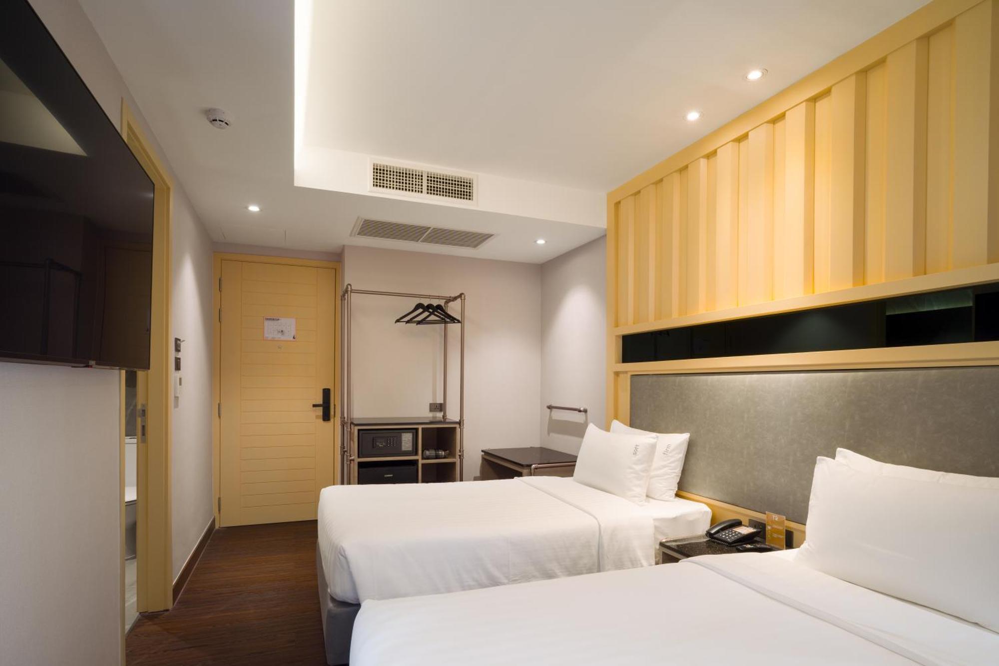 Отель T2 The Portal Sukhumvit Бангкок Экстерьер фото
